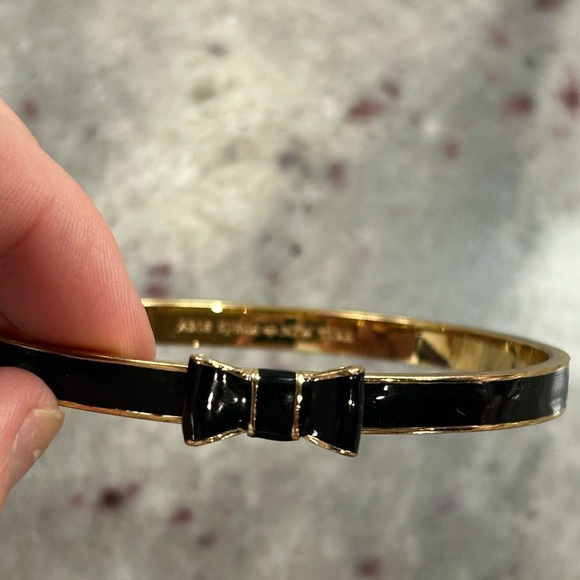 Kate Spade Take A Bow Black Gold Bracelet Wide‎ 6Mm interior circumference - Picture 2 of 3